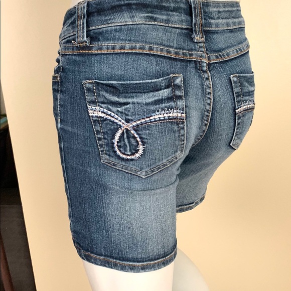 2/$20 Streetwear Society Low-rise Denim Jean Shorts - Picture 4 of 11